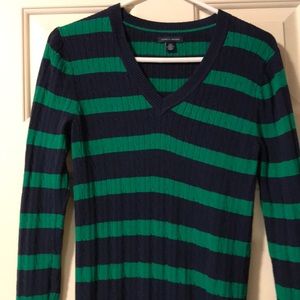 Tommy Hilfiger VNeck Sweater EUC